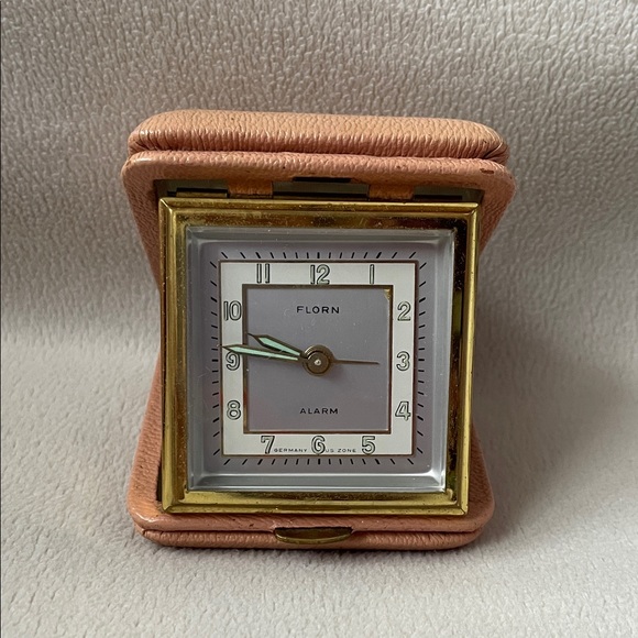 Florn Accessories - Vintage 1960’s Florn Travel Alarm Clock in Leather Case